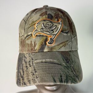 Tampa Bay Buccaneers 🏴‍☠️ Camo Cap with Skull Logo